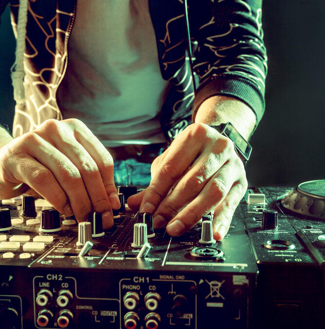 DJs Profesionales para Bodas y Eventos en Benidorm